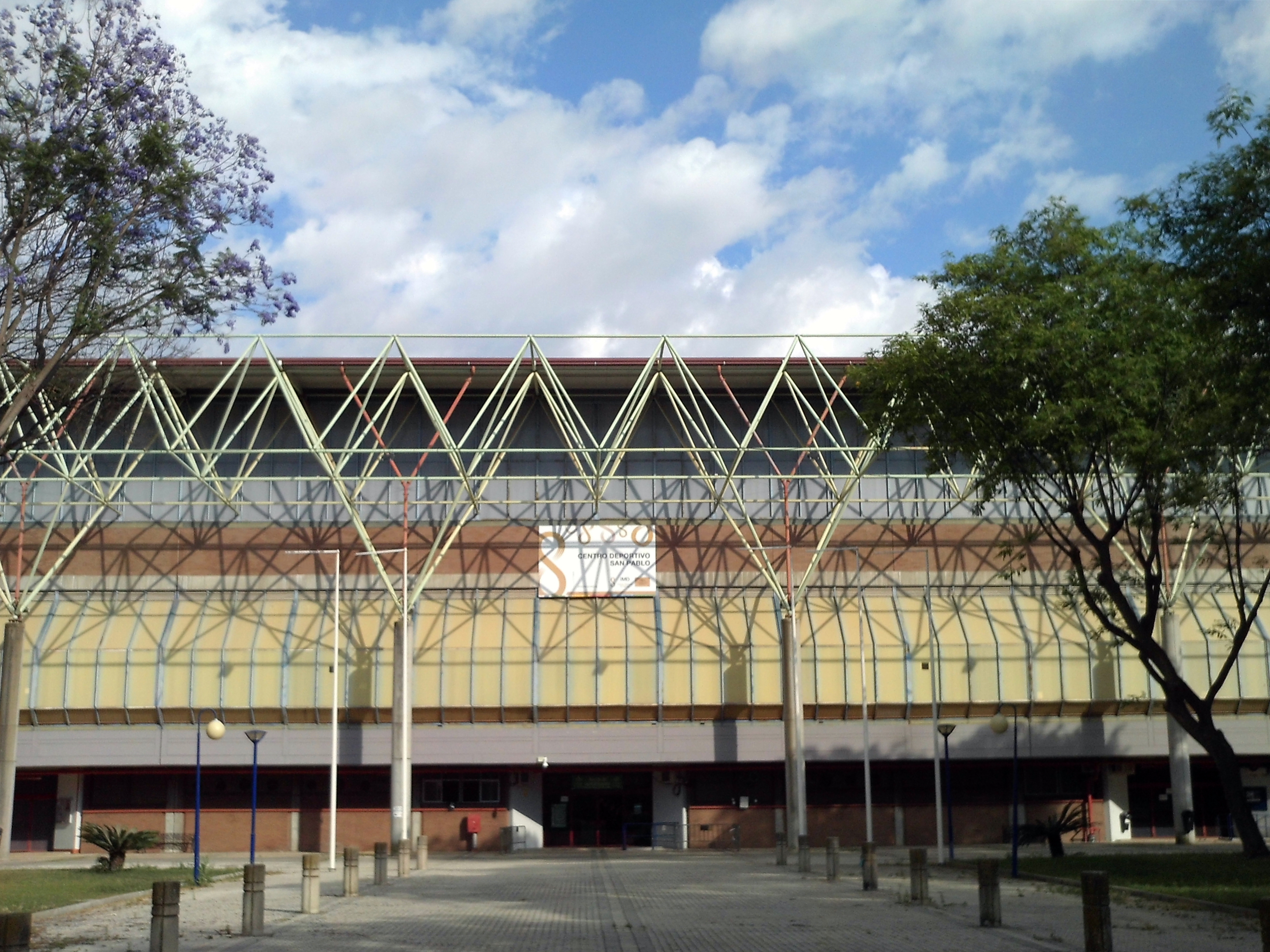 Complejo Polideportivo San Rafael en Los Barrios, Cádiz — instalaciones deportivas