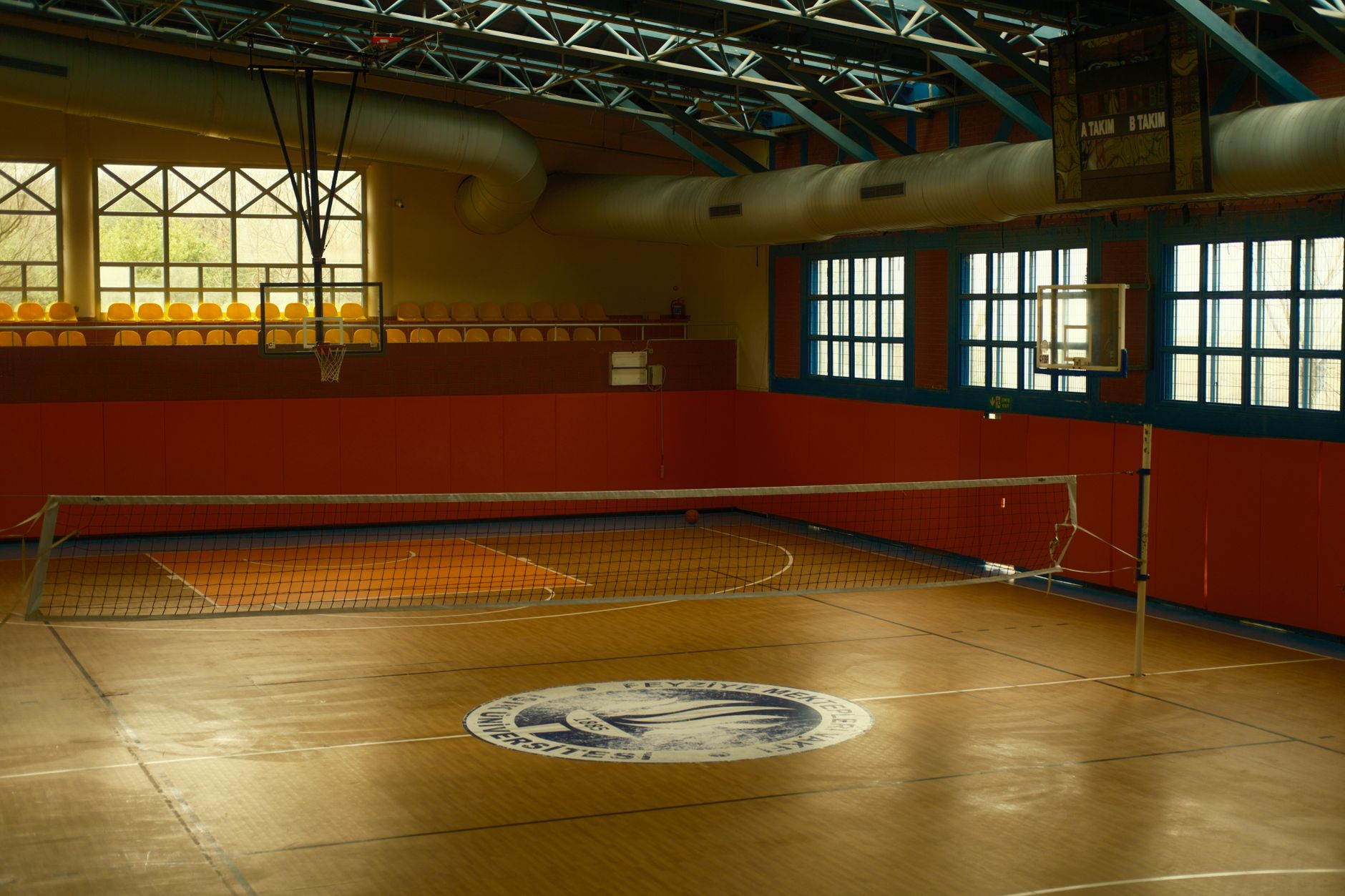 Polideportivo can Carbonell — foto 2