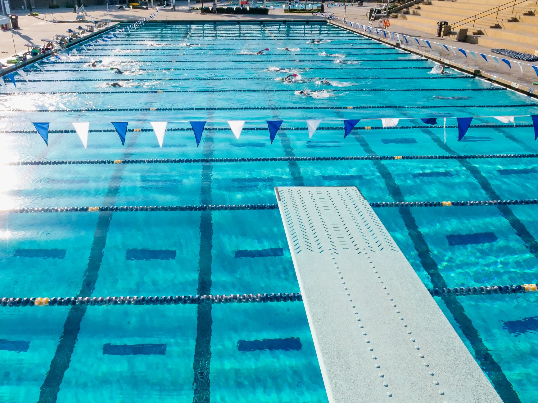 Piscina cubierta y clases acuáticas en Synergym Vigo Torrecedeira
