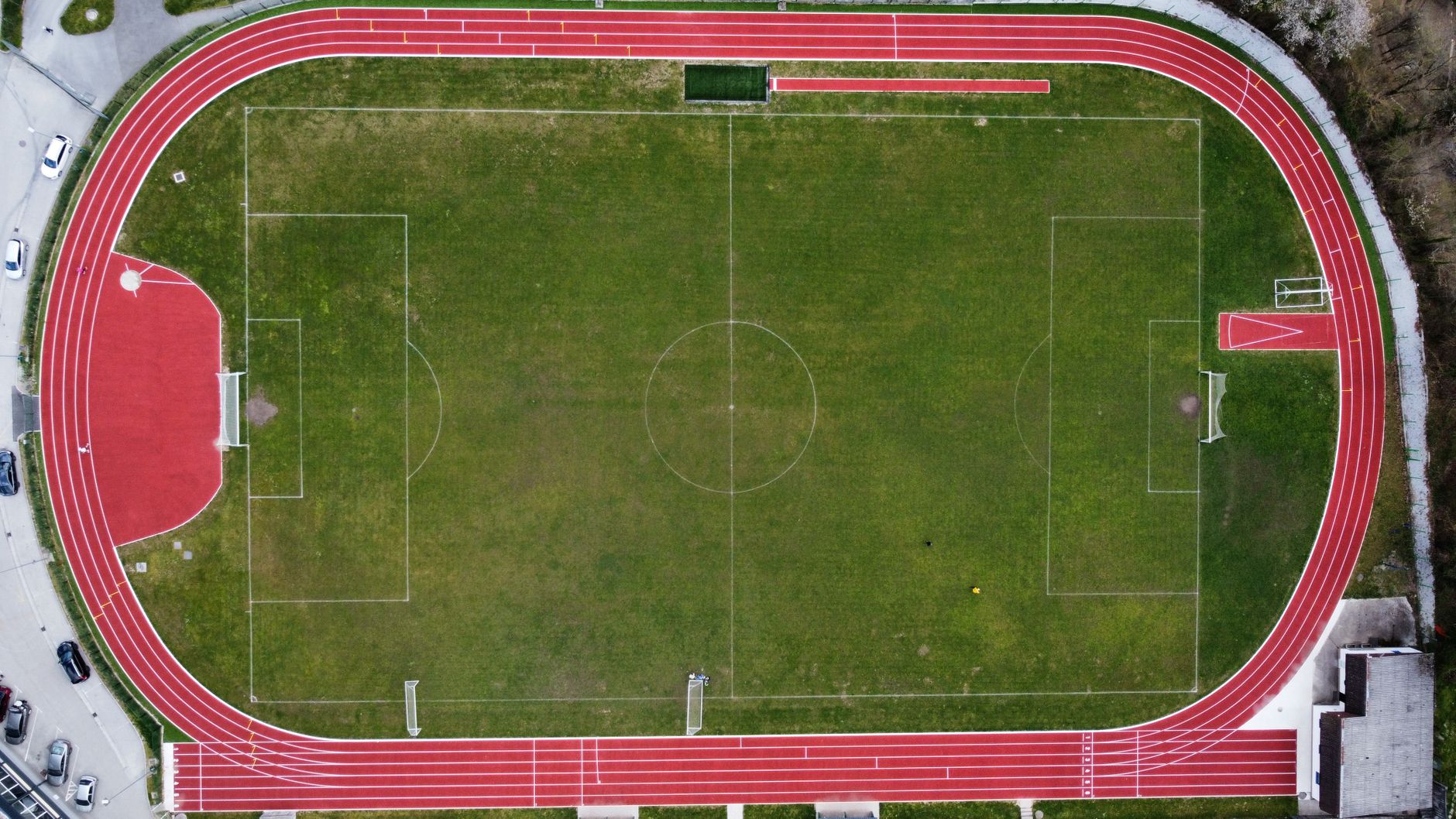 Pista polideportiva y zona deportiva del Polideportivo Municipal de Illescas
