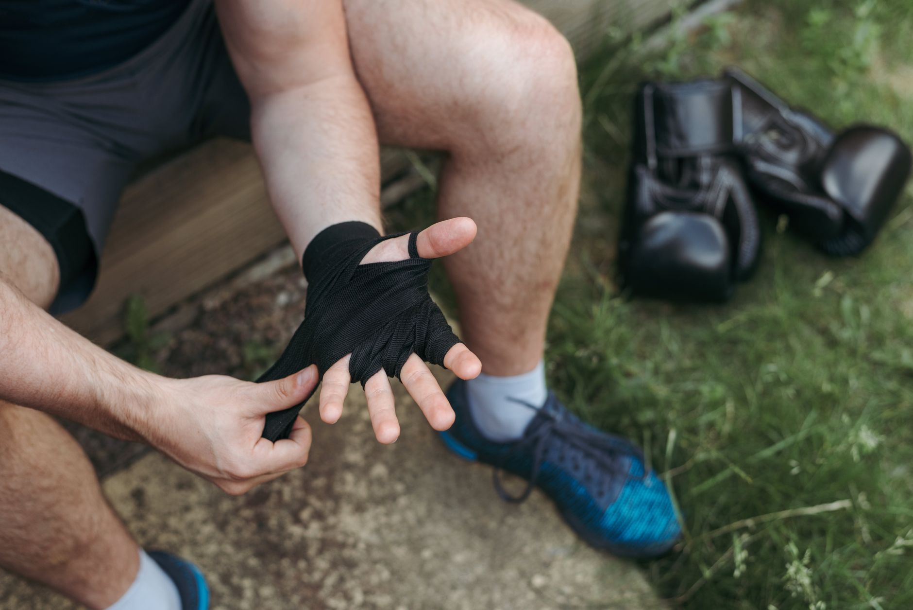 Guantes de boxeo y vendas, equipamiento básico para principiantes