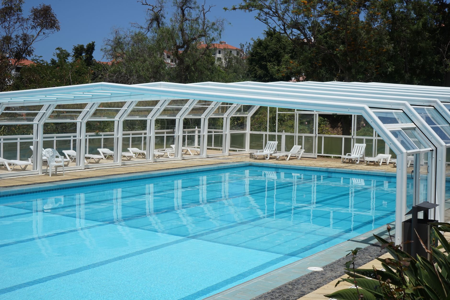 Piscina cubierta del Complejo Polideportivo Elola de Fuengirola