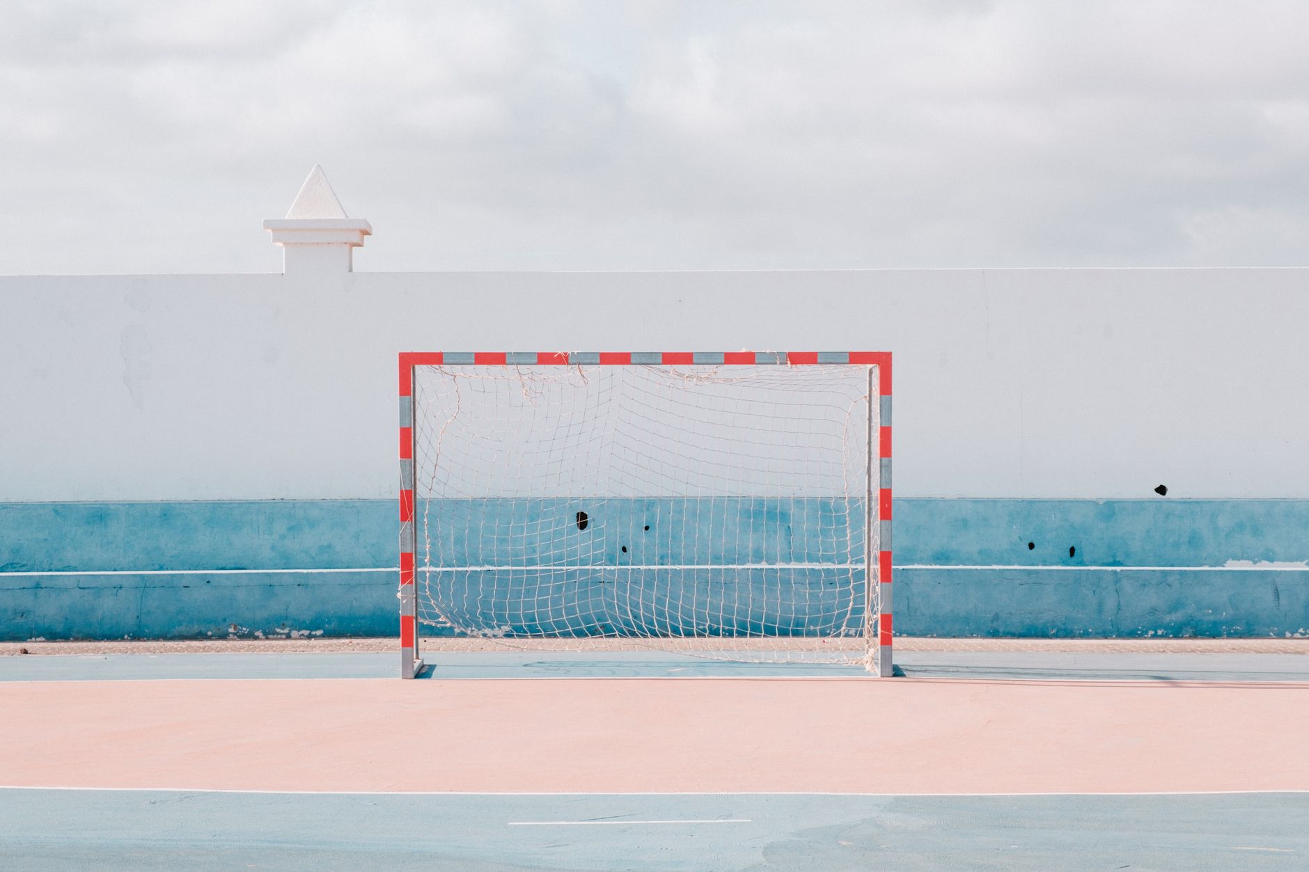 Zona deportiva del Polideportivo Municipal Badalona Centre, en el corazón de la ciudad
