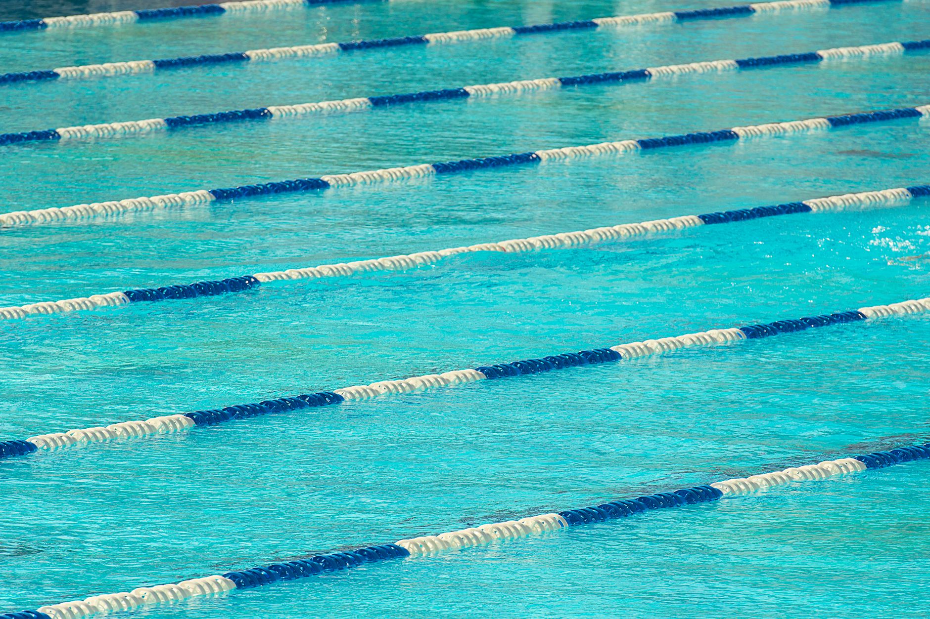 Piscina de 25 metros del Polideportivo Municipal de Nerja