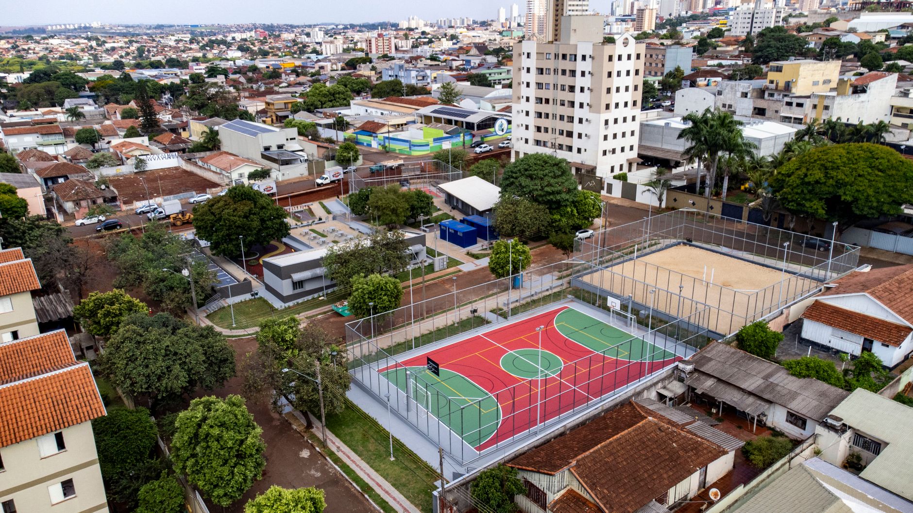 Polideportivo Municipal de Oñón — Mieres (foto 1)