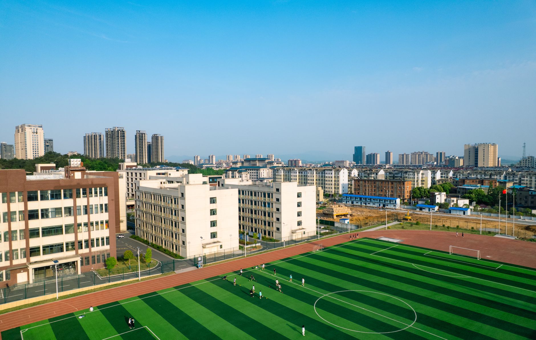 Polideportivu de Returbiu — multideporte en Mieres